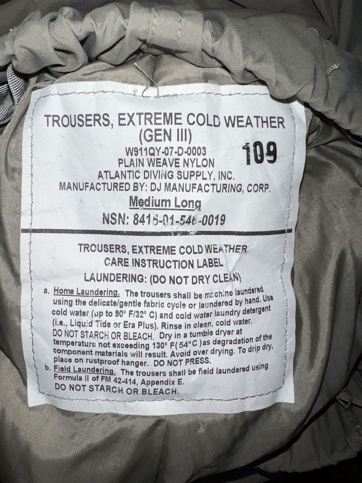 thumbnail interactive-video image 1 of USGI Gen III ECWCS Level 7 Extreme Cold Weather Trousers – Large-R, Original Military Issue (No Tags) 1 of 2